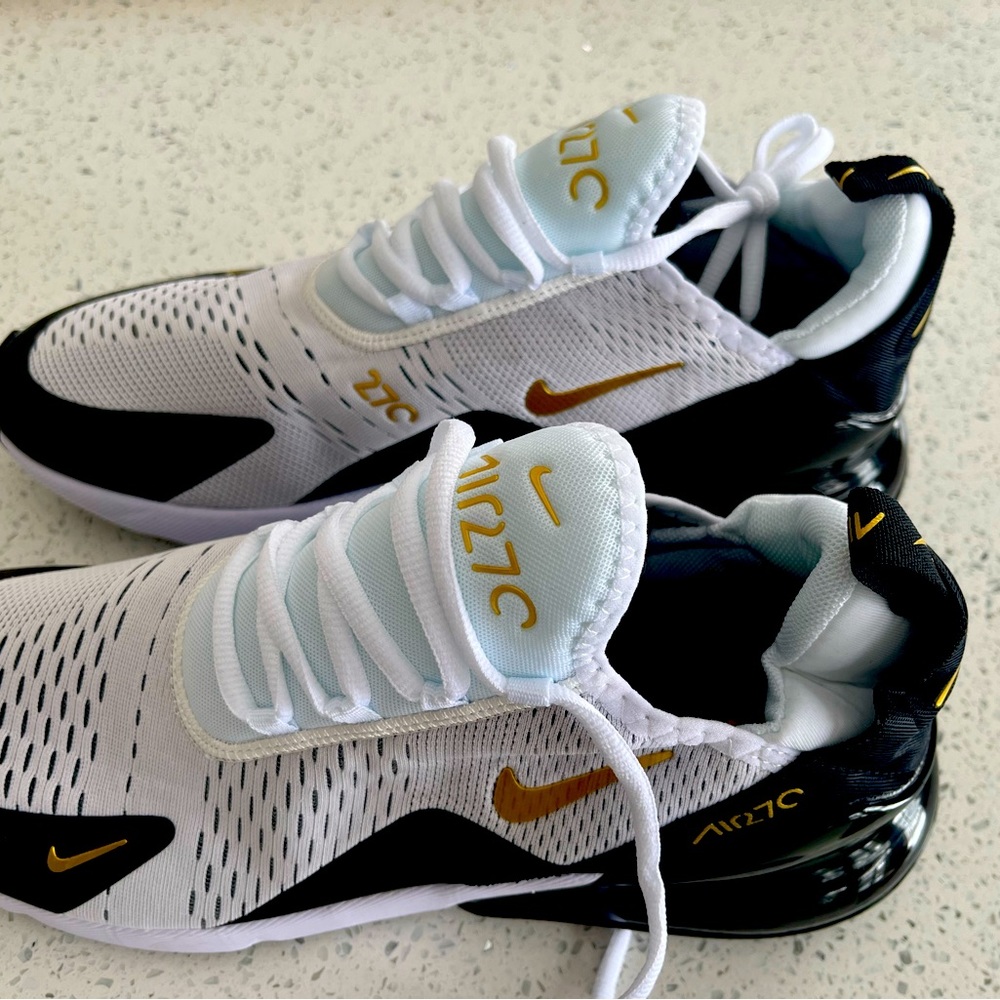 COPY - NEW Nike 270 running shoes